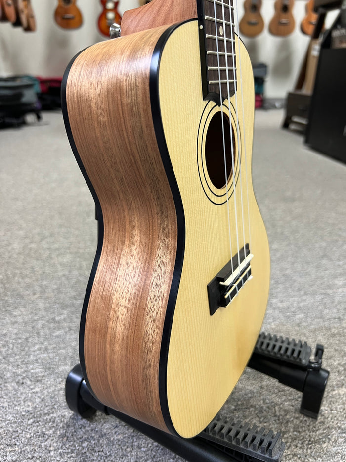 Lanikai SPPW-CX Solid Spruce/Pacific Walnut Concert Ukulele w/Case - Limited Edition