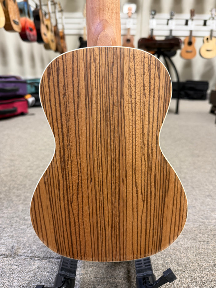 AMAHI UK-330C Zebrawood Concert Ukulele w/Case