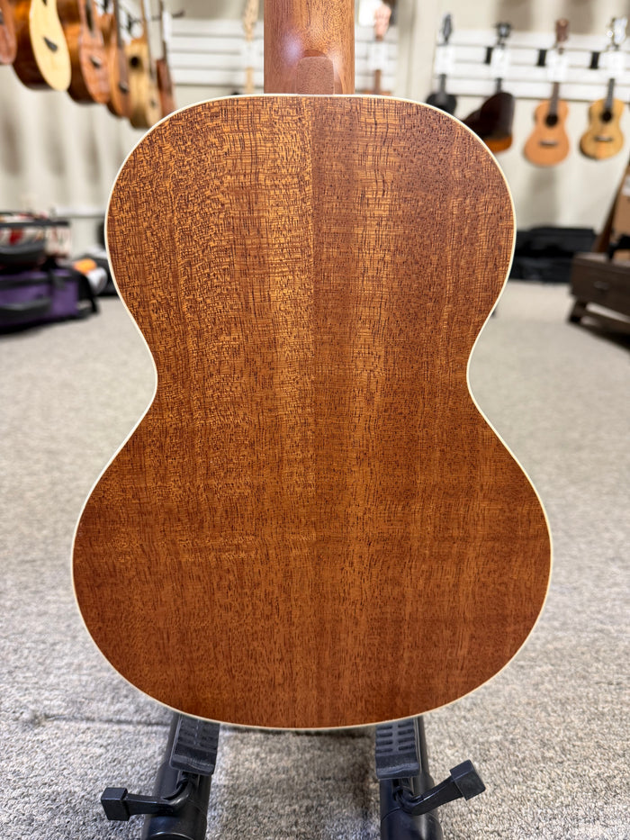 Flight Iris Solid Spruce/Mahogany Tenor Ukulele w/Case - Black