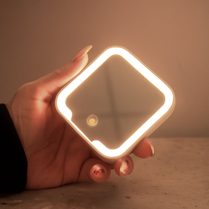 C21 Glow Compact Mirror with LED - NEW