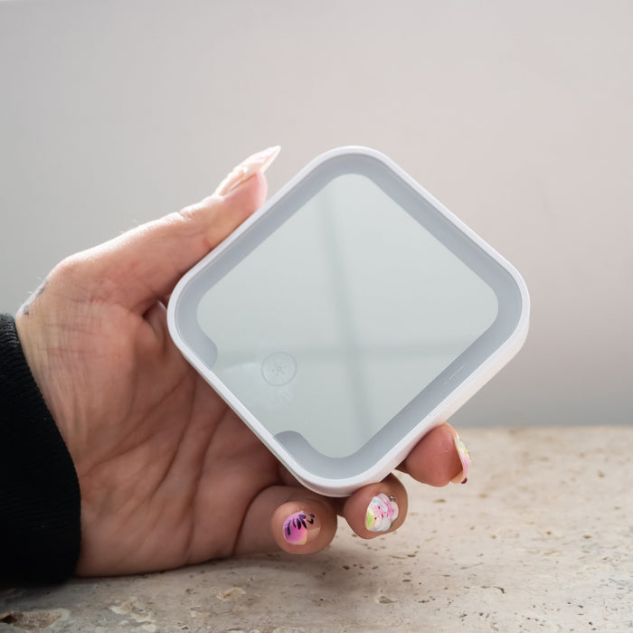 C21 Glow Compact Mirror with LED - NEW