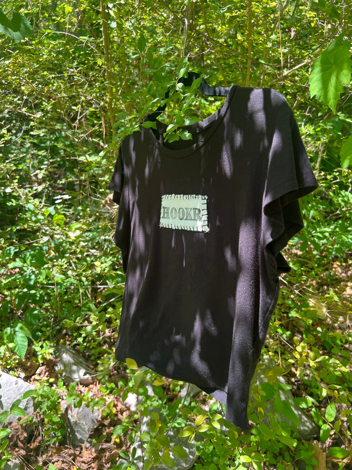 hookr merch - black tshirt