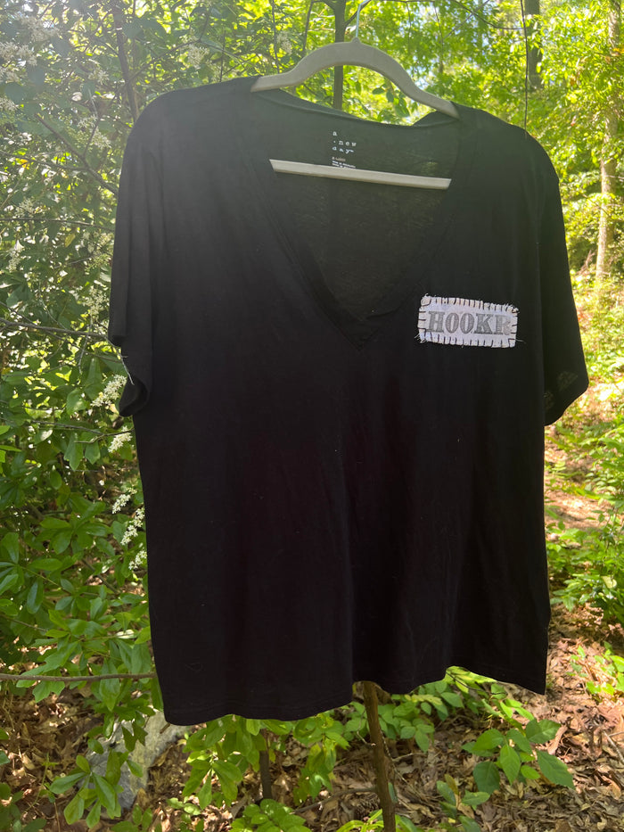hookr merch - black v neck