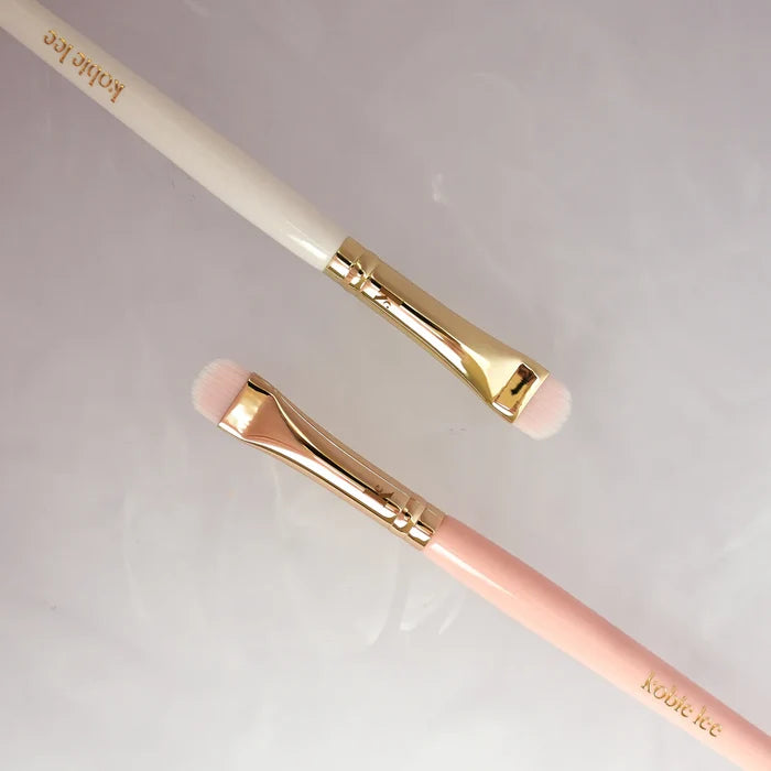Kobie Lee Collective - Curved Concealer Brush