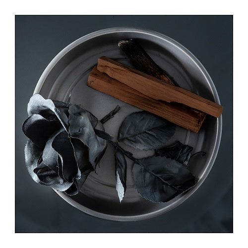 LOVTRAD scented cndl in glass w lid/3 wicks, 25hr, Black rose and sandalwood/grey