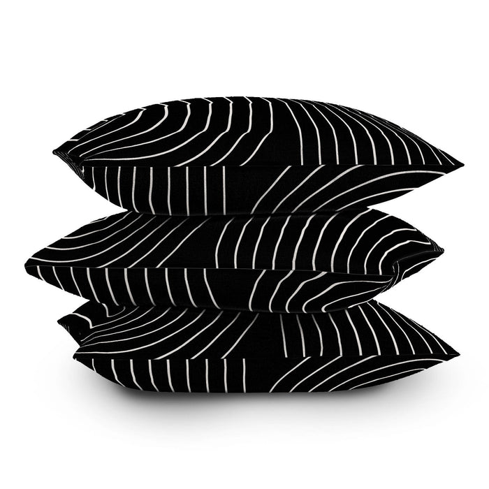 MINIMAL LINE CURVATURE BLACK THROW PILLOW
