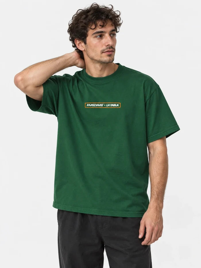 Remera Familyarg + LaTabla Cofi Verde Pino — vista principal