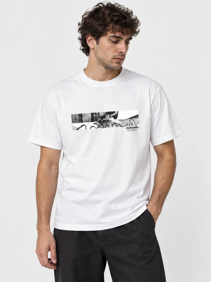 Remera Familyarg Memorias Fotograficas I. Damico Blanco — vista principal